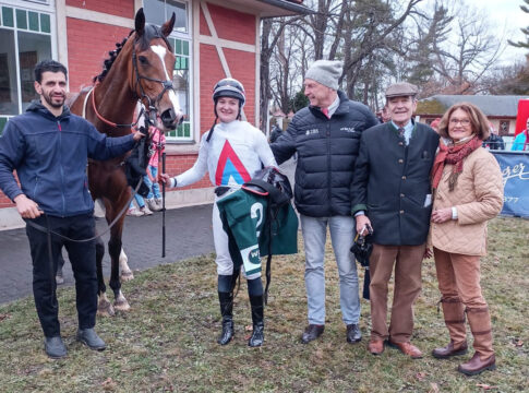 Engels gewinnt mit All Told zum Abschluss, Novum für Wahler All Told gewinnt beim Deutschland-Debüt