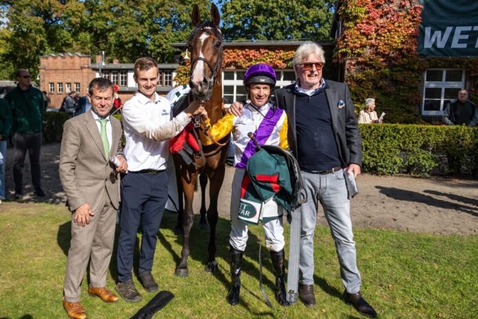 Helmut von Finck (re.) mit Santagada Helmut von Finck (re.) mit Santagada