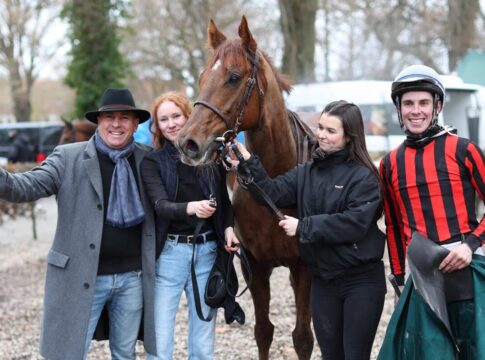 Korpas-Doppel zum Abschluss: Mr Pablo deklassiert die Gegner Mr Pablo siegt unter Matthew S. Johnson