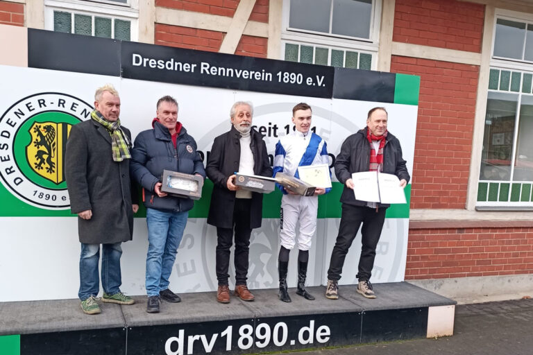 Siegerehrung nach dem Erfolg von Asker