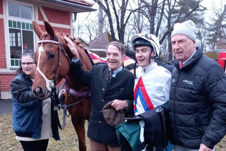 Strahlende Gesichter beim Team um Diamond Spirit