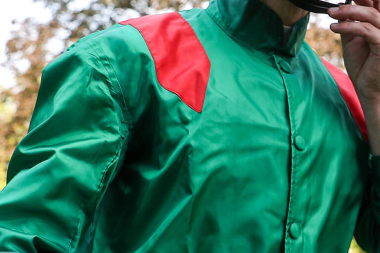 Der berühmte Renndress des Aga Khan