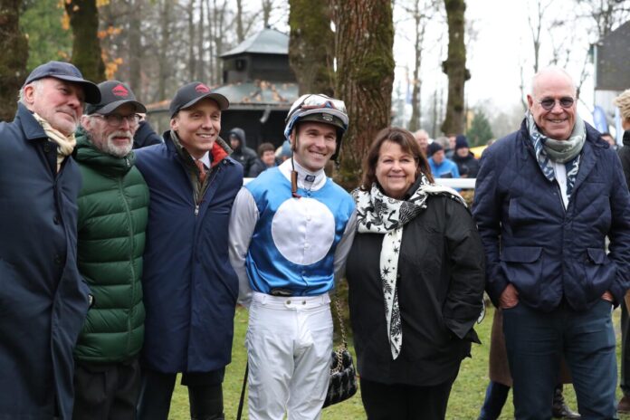 Oliver Wilson mit dem Team um Ami de Vega in München