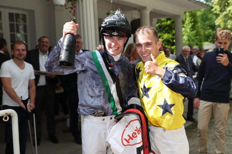 Die beiden Favoriten: Leon Wolff und Thore Hammer-Hansen nach Wolffs Diana-Sieg mit Nicoreni