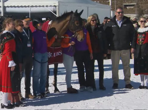 Almacado Gree gewinnt auch das zweite Skikjöring Foto: Screenshot