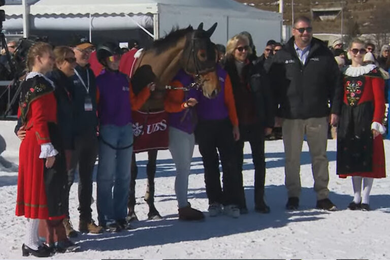 Almacado Gree gewinnt auch das zweite Skikjöring Foto: Screenshot