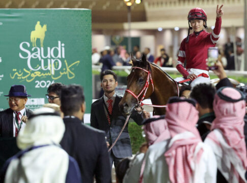 Der 30-Millionen-Dollar-Hengst: Forever Young sprengt alle Rekorde Forever Young nach dem Sieg im Saudi Cup Foto: Sorge