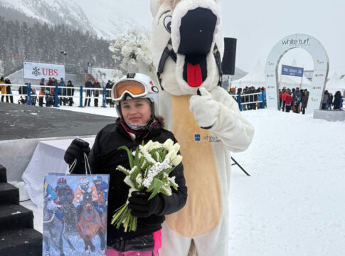 Luisa Keller gewinnt Kids-Skikjöring in St. Moritz Luisa Keller nach dem Sieg in St. Moritz