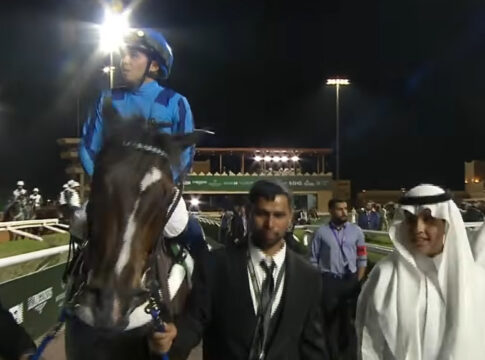 Mickael Barzalona nach dem Sieg in der 3. Runde der IJC Foto: Screenshot