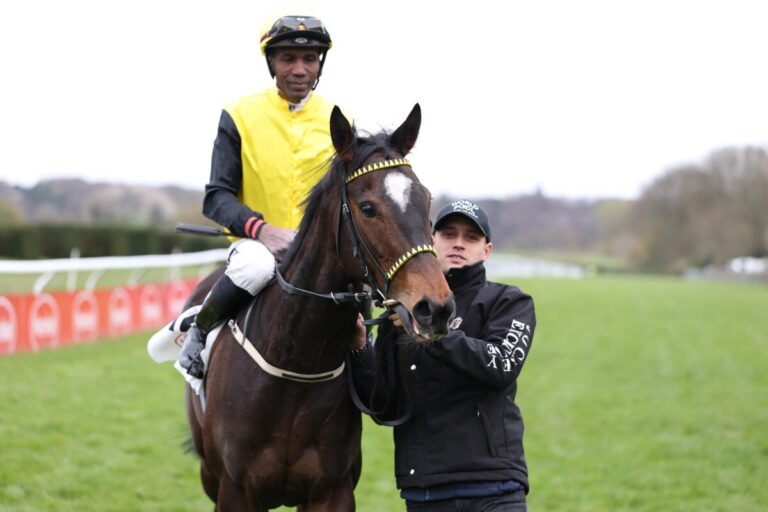 Hello Sweetheart siegt unter Eduardo Pedroza