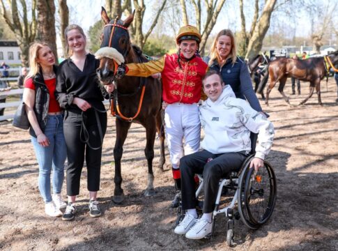 "Unbezahlbar" - Besitzer Robin Weber gewinnt mit Maidstone "Unbezahlbar" - Besitzer Robin Weber gewinnt mit Maidstone