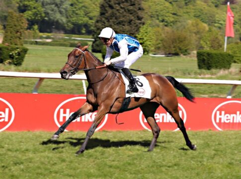 Indifferente siegt unter Hugo Journiac im Henkel-Stutenpreis, L.