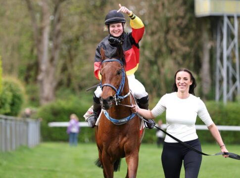 Tahini siegt unter Nora Cronauer