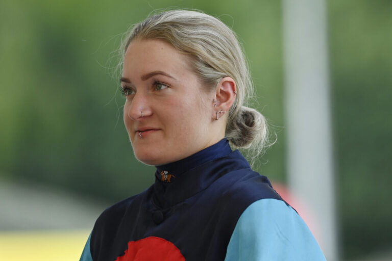 Lilli-Marie Engels im Portrait (galoppfoto.de)