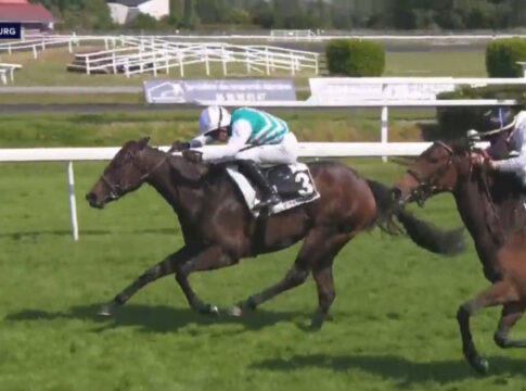 Cahagnes (li.) gewinnt gegen Thalia Foto: Screenshot/Equidia