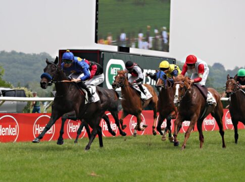 Chiefland auf Derbykurs – Liberty Racing Hengst gewinnt Derby Trial Chiefland siegt unter Leon Wolff im MERKUR SPIELBANKEN - Derby Trial