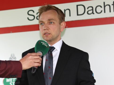 Renntagsabsage aufgrund von Regen - Dr. Philipp Biermann