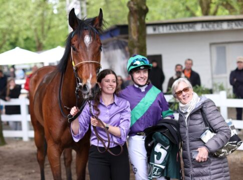 Night Lord sorgt für großen Gewinn von Monika Just im Premium-Handicap Night Lord siegt unter Leon Wolff