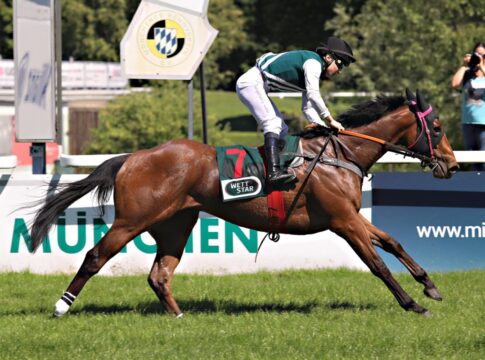 Invincible Royale siegt unter Esentur Turganaaly Uulu