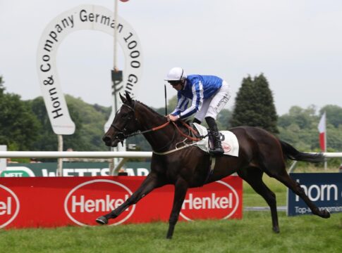Timeforshowcasing siegt unter Jack Mitchell in den Horn & Company - 106. German 1000 Guineas