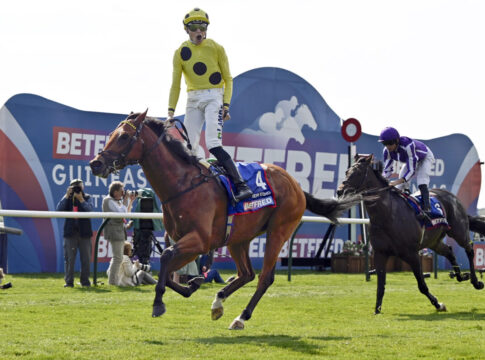 Bow Echo bei seinem Guineas-Sieg unter Billy Loughnane Foto: Sorge