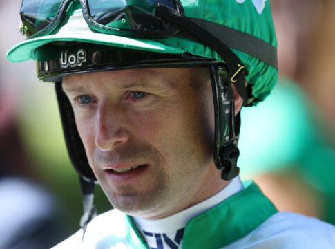 Derby-Jockeykarussell gestartet - Jack Mitchell auf Spezialist und Hochkönig Jack Mitchell