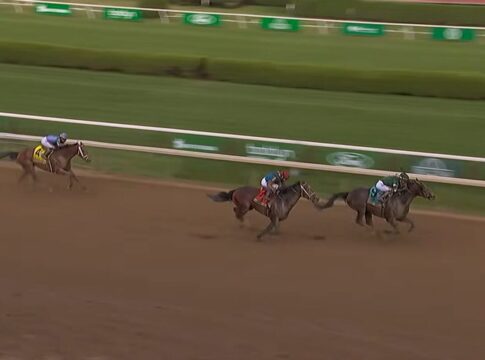Kentucky Derby-Sieger Golden Tempo auch in den Belmont Stakes siegreich Golden Tempo Belmont