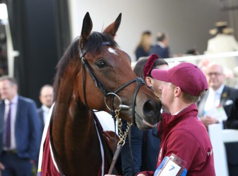 Wie erwartet: Diamond Necklace gewinnt den Prix de Diane Diamond Necklace (Archiv)