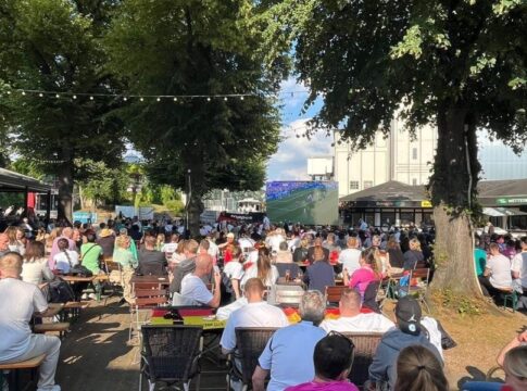 Public Viewing