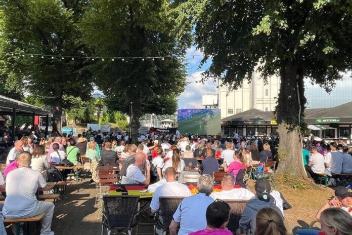 Public Viewing