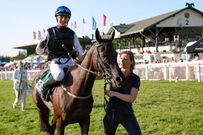 City Of Troy siegt unter Leon Wolff