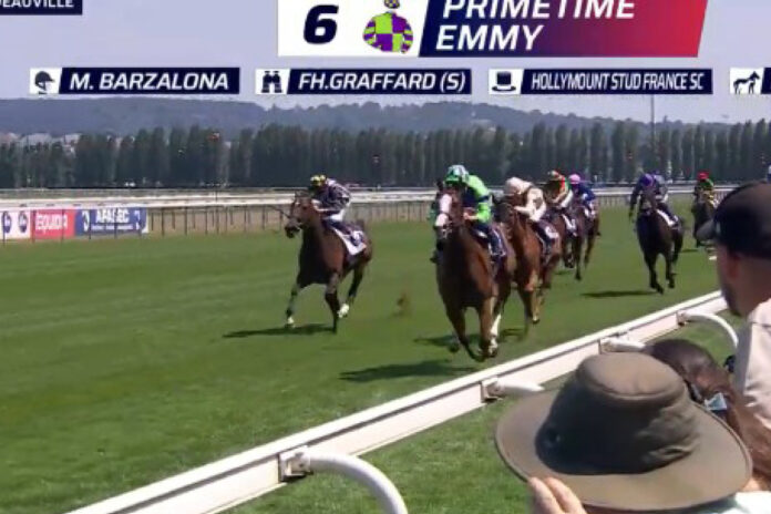 Primetime Emmy (2.v.li.) gewinnt in Deauville Foto: Screenshot