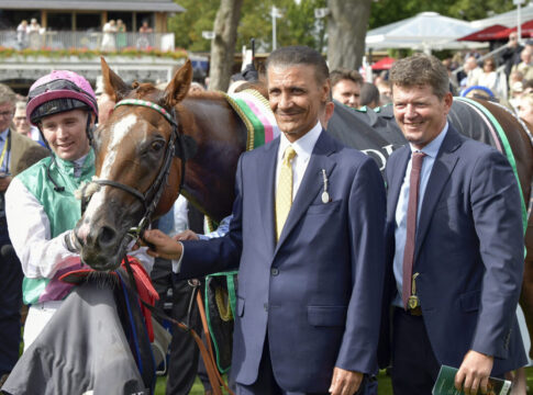 Nach Items York-Triumph: "Bis auf die letzten 48 Stunden verlief alles nach Plan" Andrew Balding (re.) mit dem Gruppe I-Sieger Item Foto: Sorge
