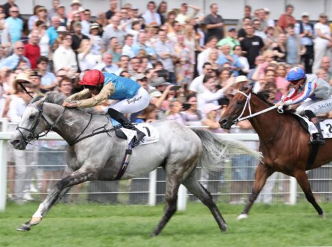 Wie 2025: Wathnan Racing in Goldener Peitsche diesmal mit Holguin vorne Holguin siegt unter Faleh Bughenaim in der 156. Casino Baden-Baden Goldene Peitsche, Gr. 3