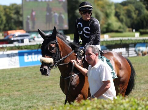 Buckleupbuttercup kann ihrer starken Handicap-Form einen Sieg folgen lassen Buckleupbuttercup siegt unter Bauyrzhan Murzabayev