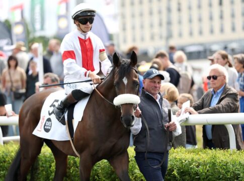 Loucas vor dem Deutschen Derby im Hamburger Führring