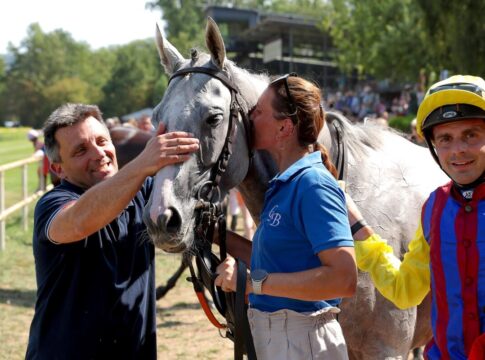 Pepper Snow siegt unter Kevin Braye