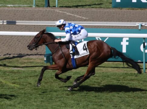 Anno Solero bei seinem fünften Platz in Deauville