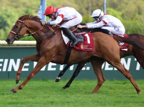 Lordano siegt unter Sibylle Vogt im Comer Group International 55. Oleander-Rennen