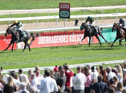Wie erwartet: Winterkönigin Trial geht nach England Martinet siegt unter Luke Morris im Oertel + Prümm Team unter Spannung - Winterkönigin Trial, L.