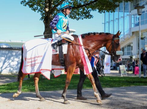 Tulpar siegt unter  Thore Hammer-Hansen