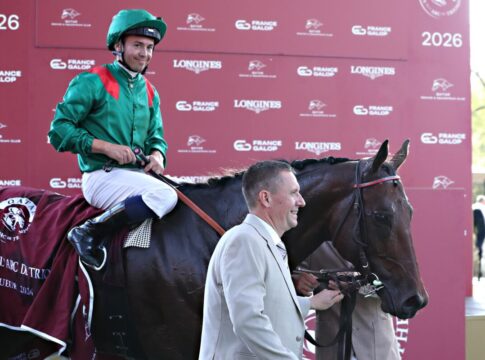 Daryz siegt unter Mickael Barzalona im Qatar Prix de L'Arc de Triomphe