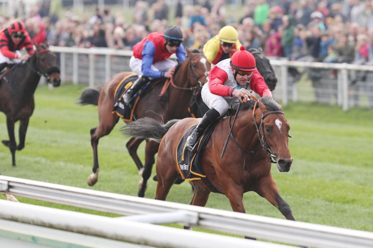 Alle guten Dinge sind drei – Palik gewinnt Kölner Auftakt