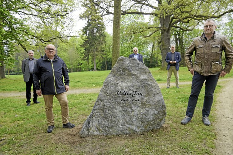 Gedenkstein für Adlerflug im Schlosspark