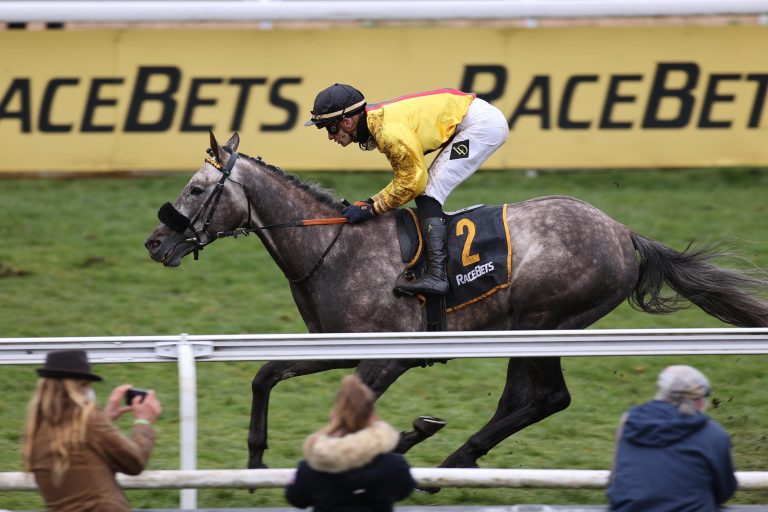 Adrian Sieger des RaceBets.de Grand Prix Aufgalopp