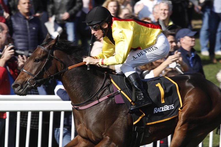 De Vries mit Doppel, aber fünf Tagen Sperre