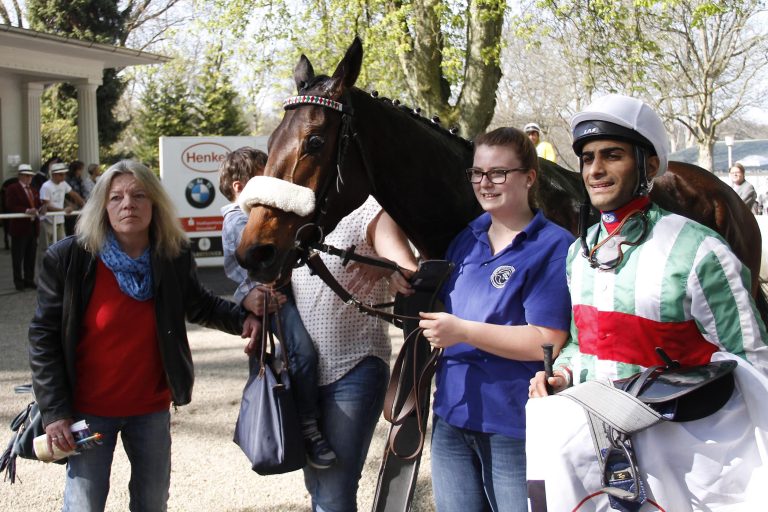 Nach Doppel: Ali Al Showaikh im Jockey-Talk