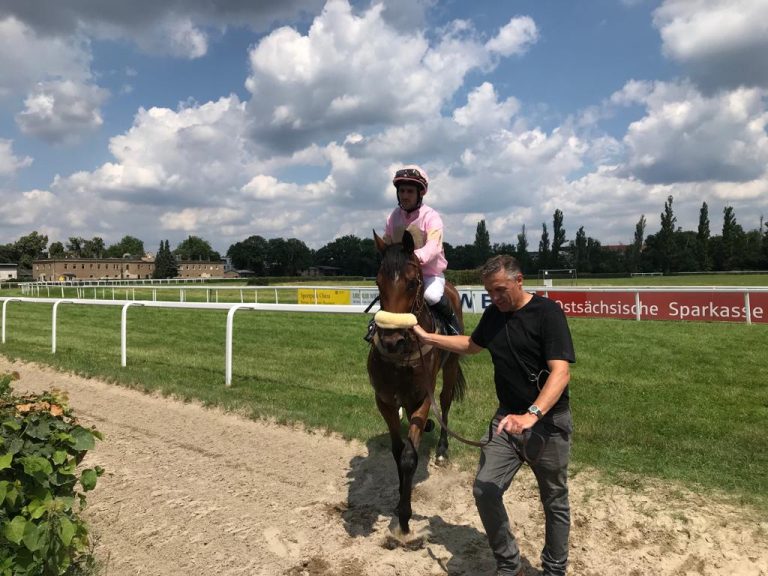 Maxim Pecheur steuert Amaranto zum Sieg