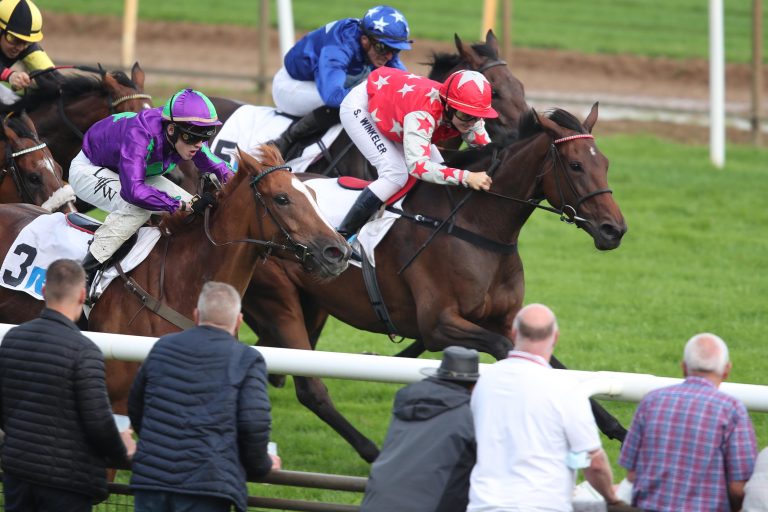 Amarcord siegt unter Sarah Winkeler