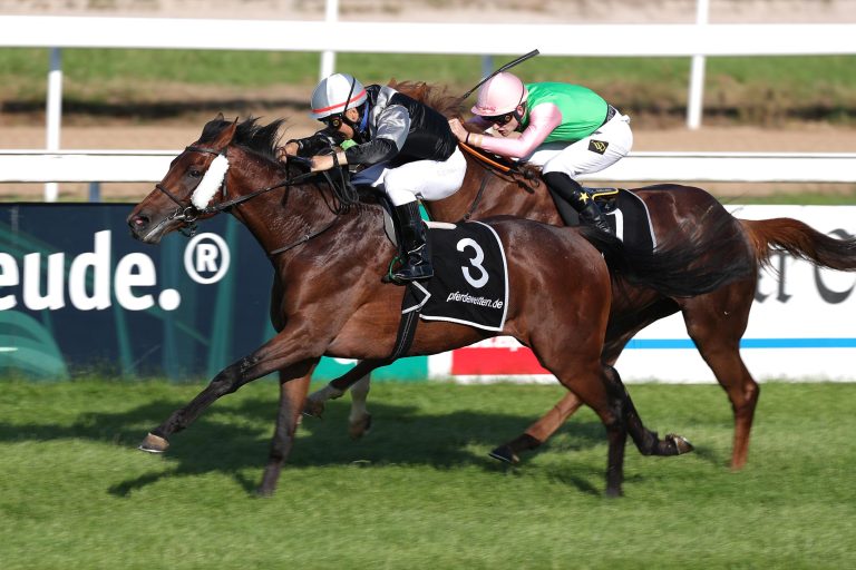 Army of Angels fliegt zum Sieg